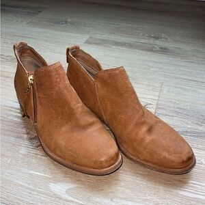 Women’s UGG Brown Leather Ankle Boots